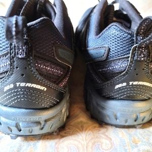 New Balance black womens tennis shoes